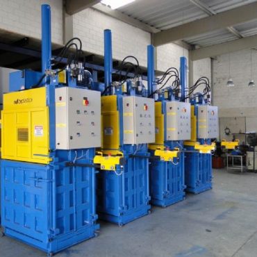 produto-prensa-enfardadeira-10-ton-peh-1010-fardos-de-ate-100kg-31116ee072